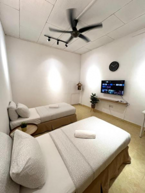 Kicauan Studio#2 Kuala Berang-Free WiFi & Netflix for 2 Pax